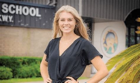 Gulf Breeze High School student receives scholarship | Navarre Press