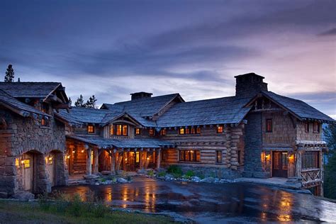 Amazing Views Meet Timeless Charm at Rustic Mountain Cabin