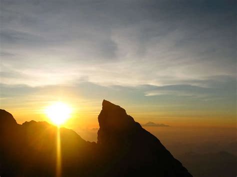 Climbing Gunung Agung Volcano in Bali