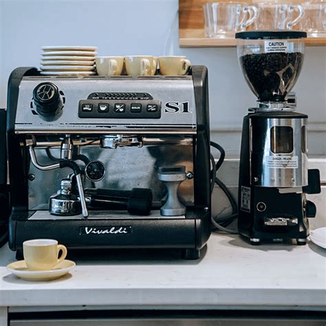 Best Commercial Coffee Machines - CoffeeCo