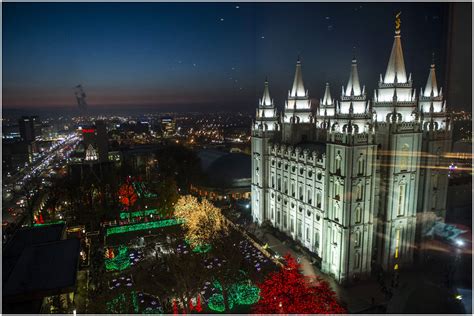 My Life at f22 » Blog Archive » Christmas lights on Temple Square