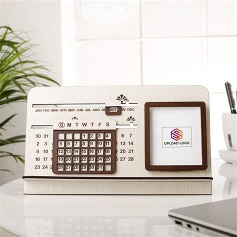 Buy/Send Desk Calendar With Wooden Stand Personalized Online | IGP | JVS1265441