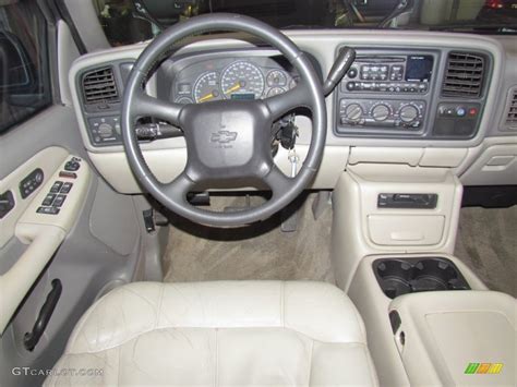 2001 Chevrolet Tahoe LT Dashboard Photos | GTCarLot.com