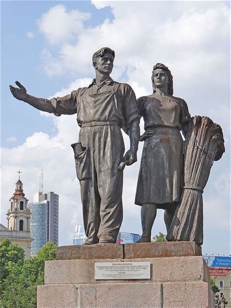 Socialist realism - Sculpture in Vilnius, removed in 2015 | Socialist realism, Russian sculpture ...