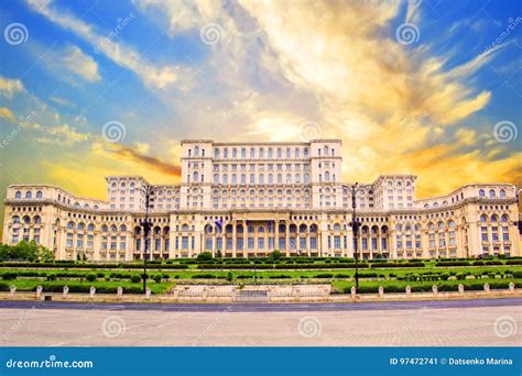 Bella Vista Del Palazzo Del Parlamento a Bucarest, Romania Immagine ...