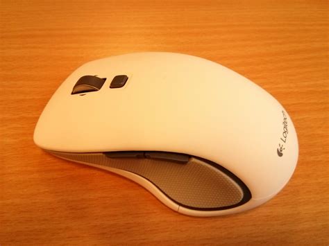 Logitech m560 Wireless Mouse Review - Geek News Central