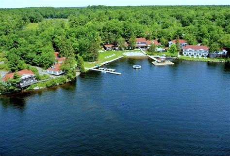 Top Luxury Muskoka Resorts & Hotels in Cottage Country Ontario