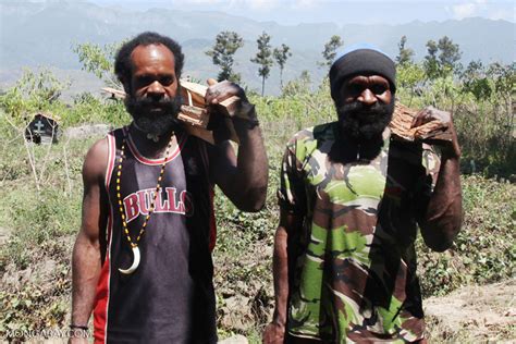 Papuan men