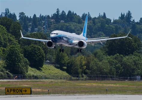 Boeing 737 Max 10 completes first flight - Source CNET Tech - iBSC ...