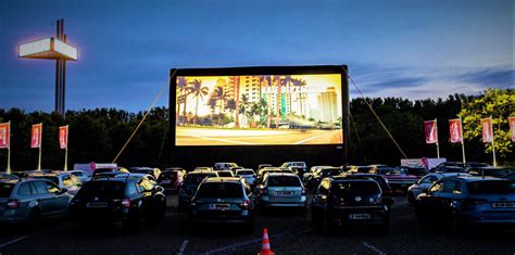 Outdoor Movie Screen Rental - The Phoenix Design Group