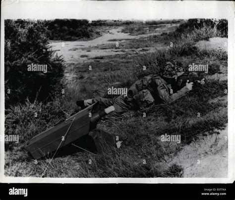 The army to test vigilant wire guided anti tank missile hi-res stock photography and images - Alamy