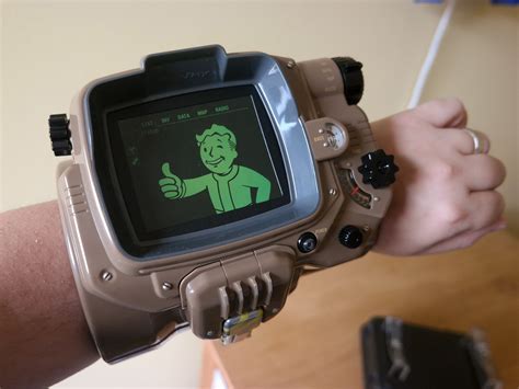 The Fallout 4 Pip Boy edition: My smartwatch is better than yours ...