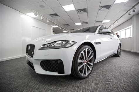 Jaguar XF Sportbrake hauls more, looks great - CNET