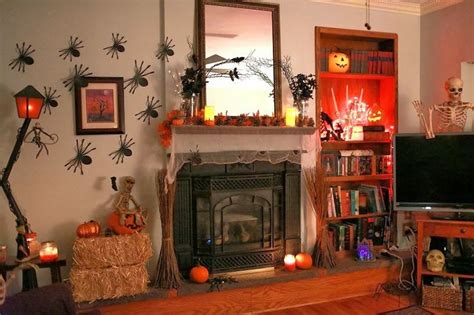 21 Stylish Living Room Halloween Decorations Ideas | Living room halloween decor, Halloween ...