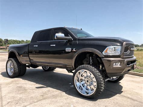 2018 Dodge Ram 3500 Dually Lifted - 10lilian