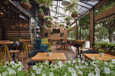 "Garden" Coffee Lounge - Picture gallery | Outdoor restaurant design, Outdoor restaurant patio ...