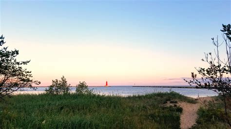 Manistique East Breakwater Lighthouse (Manistique, MI) : r/Michigan