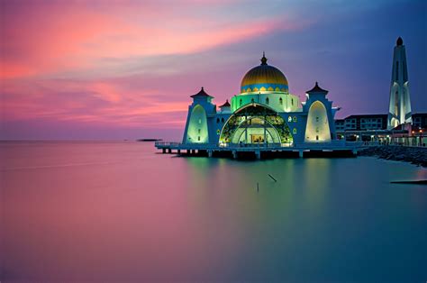 16 Astonishing Facts About Melaka Straits Mosque - Facts.net