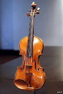 BBC NEWS | Entertainment | Stradivarius tops auction record