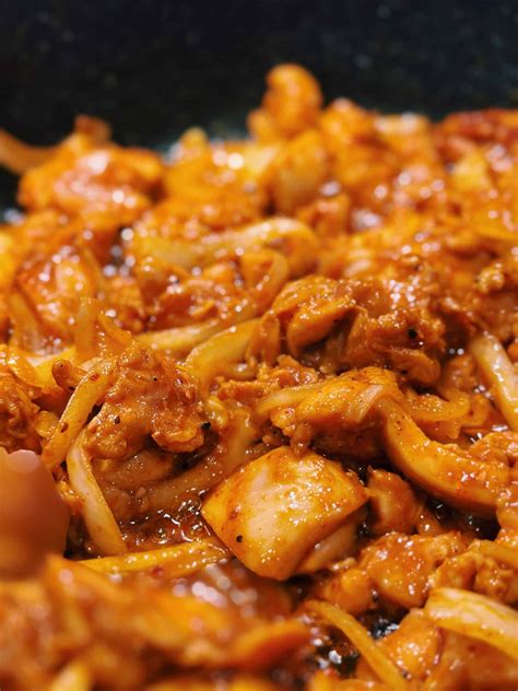 Dak Galbi-Inspired One-Pot Spicy Chicken Noodles - Tiffy Cooks