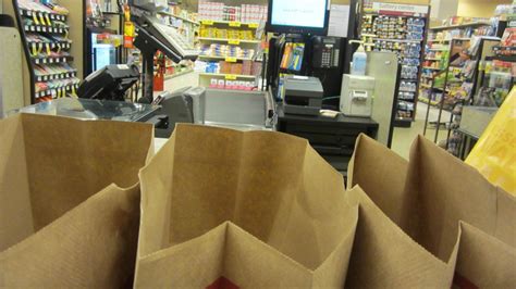 Duties of a Grocery Bagger Clerk? | HubPages