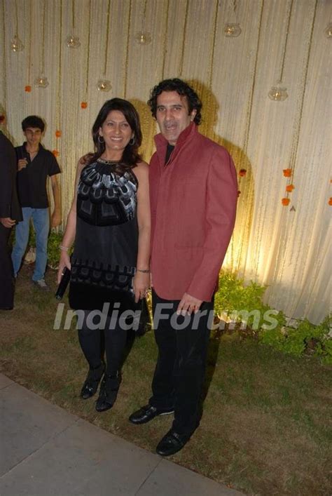 Parmeet Sethi and Archana Puran Singh at Vivek Oberoi's wedding ...