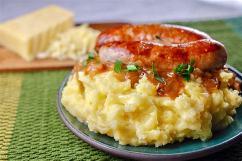 Bangers and Mash Recipe - Cheddar Cheese Recipes