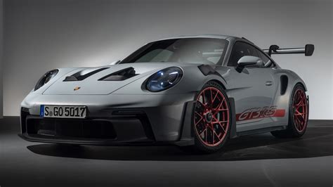 This is the new Porsche 911 GT3 RS and it's pretty much a race car now ...