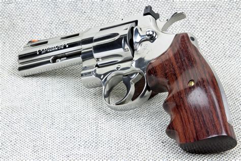 Ultra Pearl Secret Service S&W J Frame Round Butt Grips