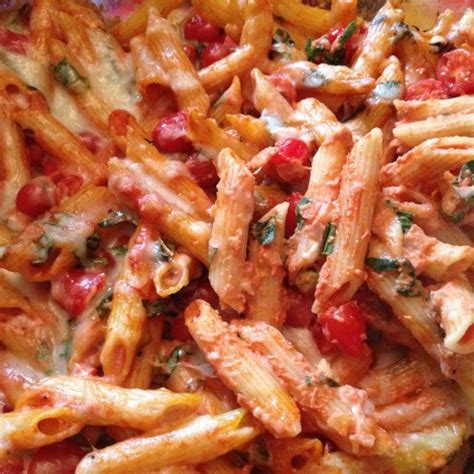 Creamy Pasta Bake with Cherry Tomatoes and Basil | Recipes, Creamy pasta bake, Creamy pasta