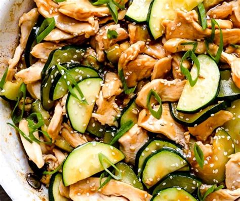 Chicken and Zucchini Stir Fry for a Light Low-Fat Dinner