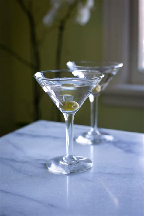 The BEST Dry Gin Martini Recipe! | Feasting At Home