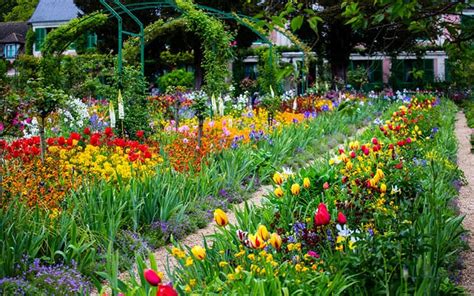 Visiting Gardens: Monet's Gardens at Giverny, France