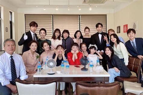 “Once Again” Cast Poses For Group Photos On The Last Day Of Filming ...