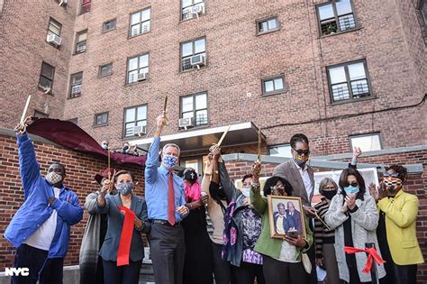 Mayor de Blasio Celebrates Opening of Marcy Houses Community Center ...