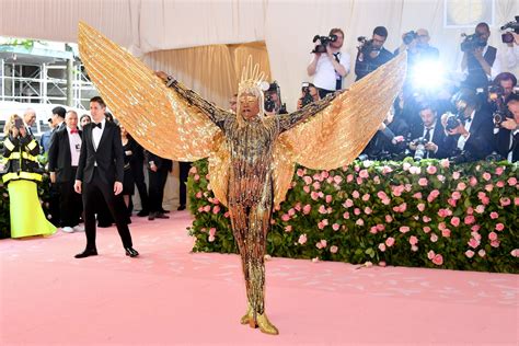 Billy Porter’s Met Gala Entrance Is The Most Fabulous of All Time | Vogue