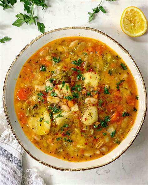 Kuru Fasulye Çorbası (White Bean & Vegetable Soup)