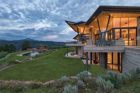 Das Sunset Ridge House in Colorado mit Blick auf die Rocky Mountains | MR.GOODLIFE