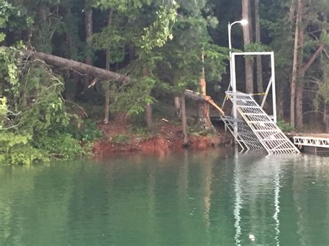 35 evacuated from storm-damaged docks on Lake Lanier | AccessWDUN.com