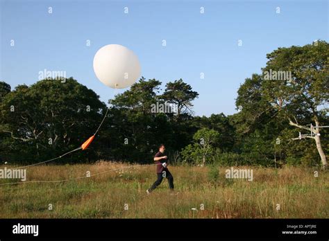 Weather balloon hi-res stock photography and images - Alamy