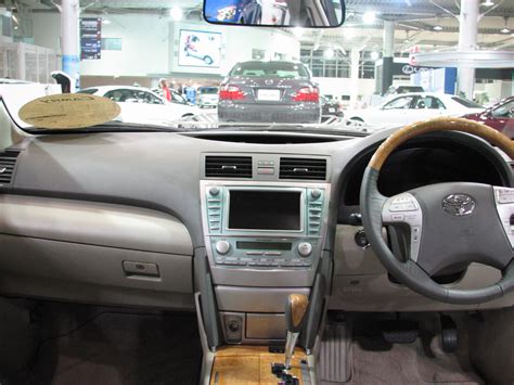 File:Interior of a 2006 Toyota Camry 01.jpg - Wikimedia Commons