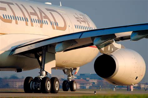 Premium Service on Etihad Airways Makes Long Flights Easy