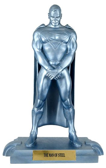 Hake's - "KINGDOM COME SUPERMAN" STATUE.