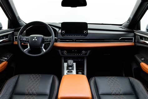 Mitsubishi-Outlander-2022-interior-1 - Mega Autos