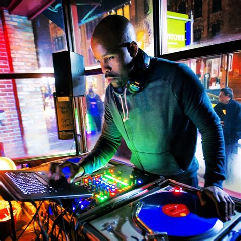 Biography | About DJ Graffiti – DJ Graffiti | Voted Detroit's Best DJ