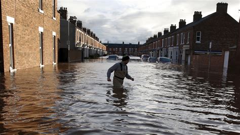 Photos: Storm Desmond flooding has broken UK rainfall records — Quartz