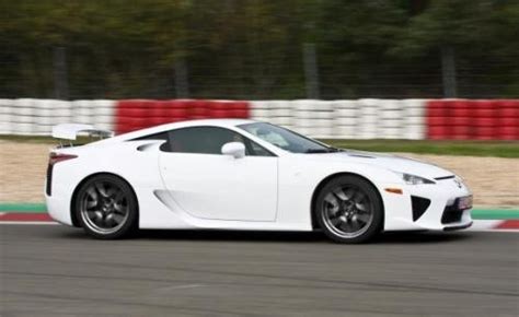 Photo Image Gallery & Touchup Paint: Lexus Lfa in Whitest White (079)