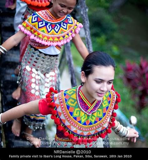 invisiblelady: Traditional Dance - Ngajat Iban from Sarawak and ibanese costume