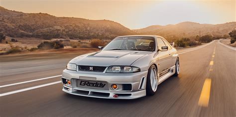 R33 Skyline