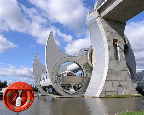 Falkirk Wheel: Rotating Boat Lift in Scotland | Amusing Planet